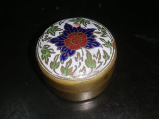 ENVIO! ANTIGUO PASTILLERO DE INDIA BRONCE PINTADO.