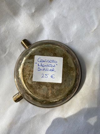 CENICERO ANTIGUO CON REPLICA MONEDA ROMANA