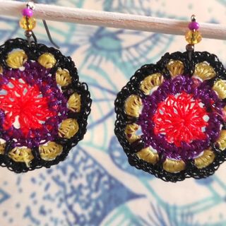 Pendientes de hilo estilo africano