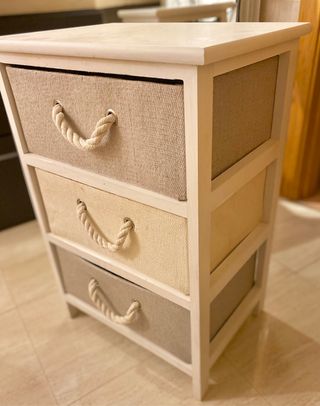 2 muebles auxiliares de cajones