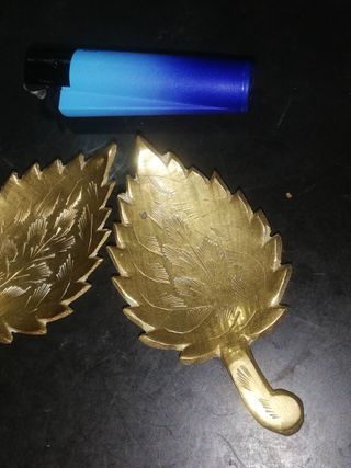 ENVIO! LOTE 2 PIEZAS DE BRONCE DE INDIA, GRABADAS.