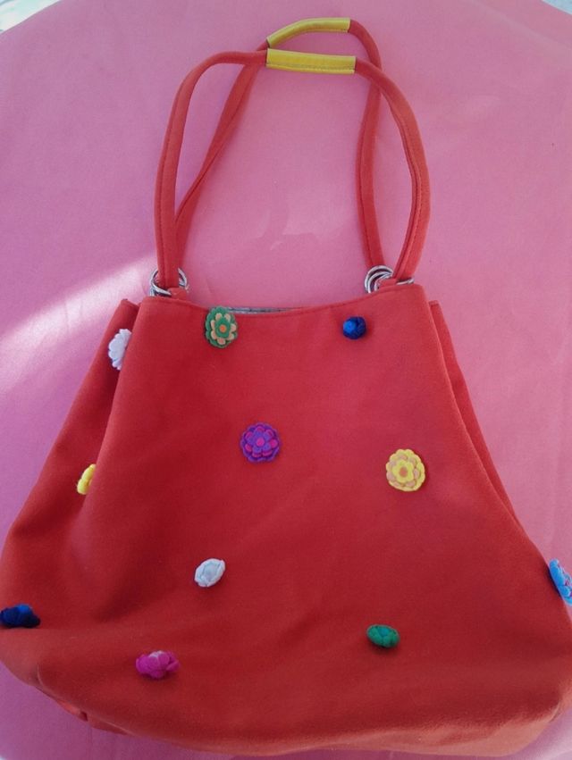 Borsa in pannolenci con fiorellini appli