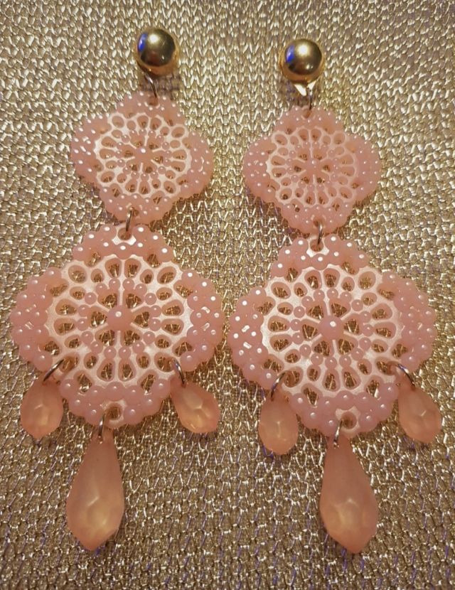 Orecchini lunghi rosa