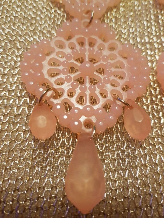 Orecchini lunghi rosa