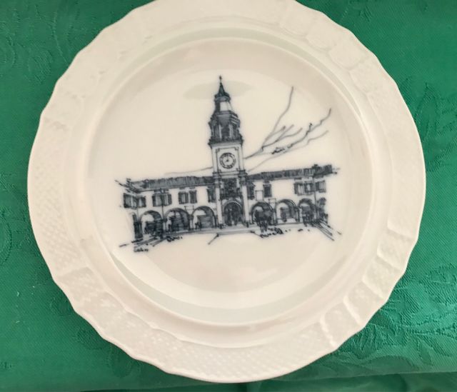 Due piatti decorativi Richard Ginori del 1987