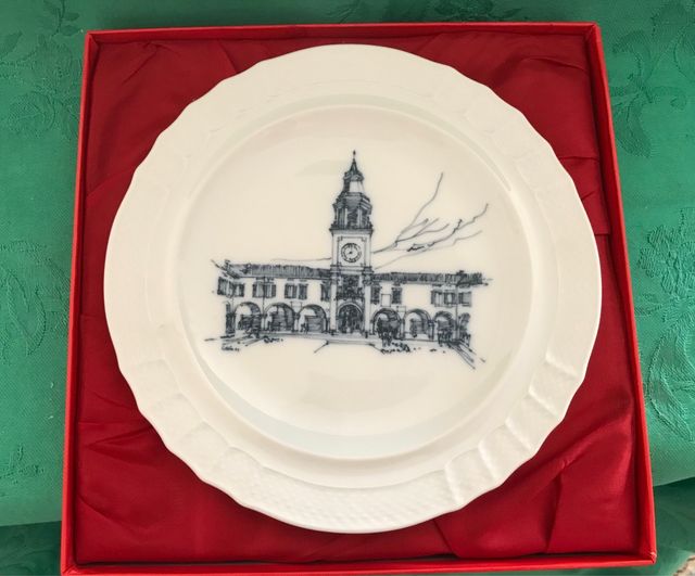 Due piatti decorativi Richard Ginori del 1987