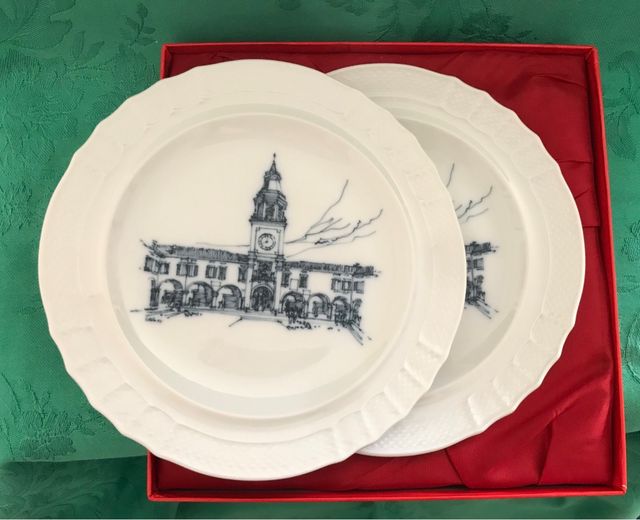 Due piatti decorativi Richard Ginori del 1987