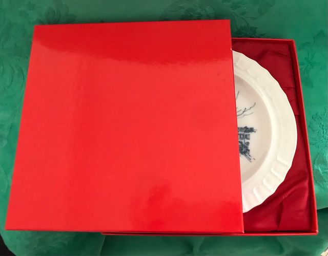 Due piatti decorativi Richard Ginori del 1987