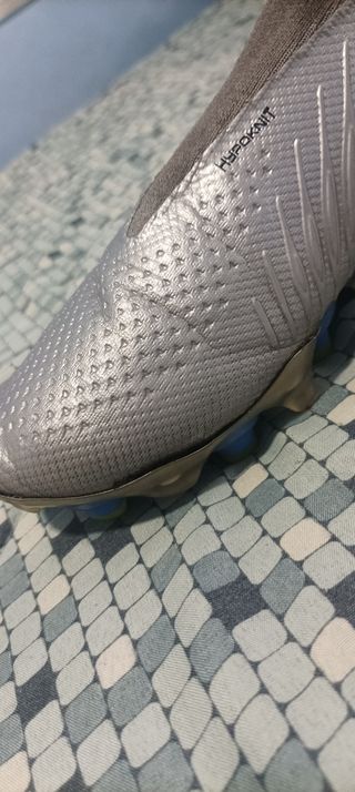 Botas fútbol alta gama New Balance Tekela