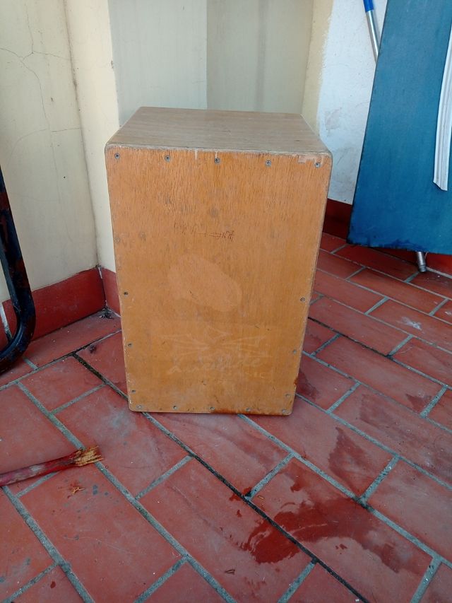 Caja para tocar