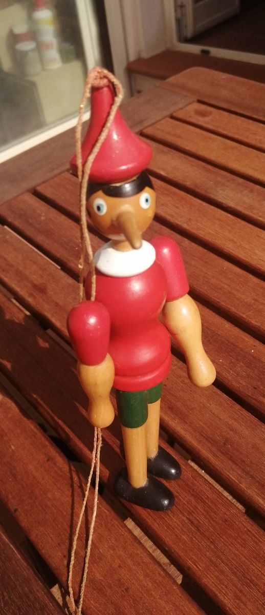 Pinocchio in legno.