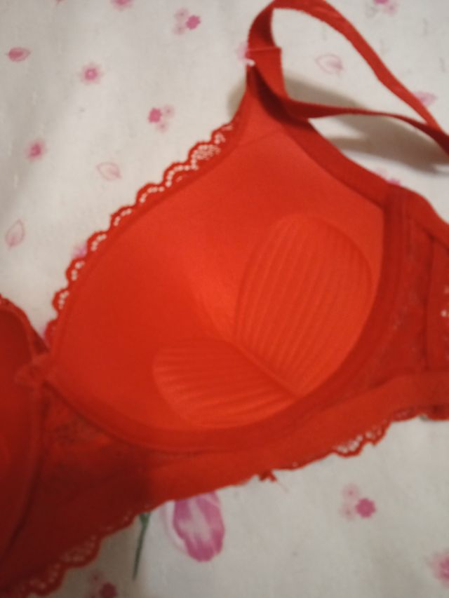 Reggiseno in Pizzo rosso misura 4*
