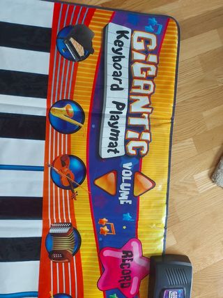 Alfombra piano infantil