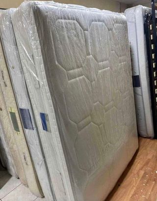 **COLCHONES SEMINUEVOS EN BUEN ESTADO **