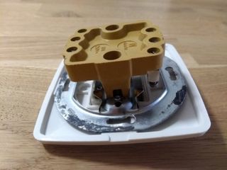 Interruptor / Conmutador doble SIMON 32 32397-35