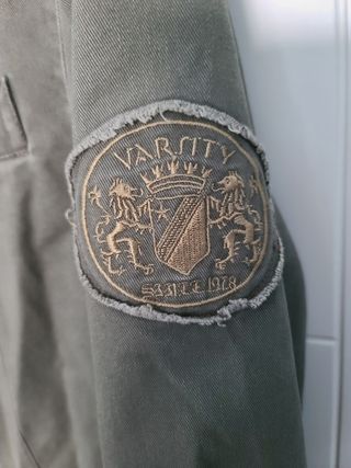 Chaqueta con efecto sudadera