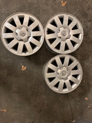 3 llantas de aluminio 16" de renault