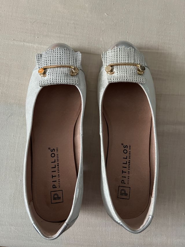 Zapatos plateados