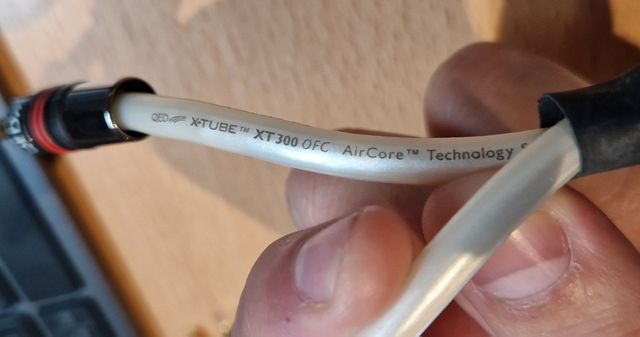 QED XT-300 Cable altavoz