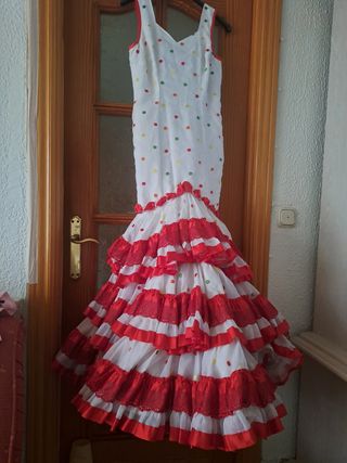 Traje de flamenca precioso  exclusivo bordado