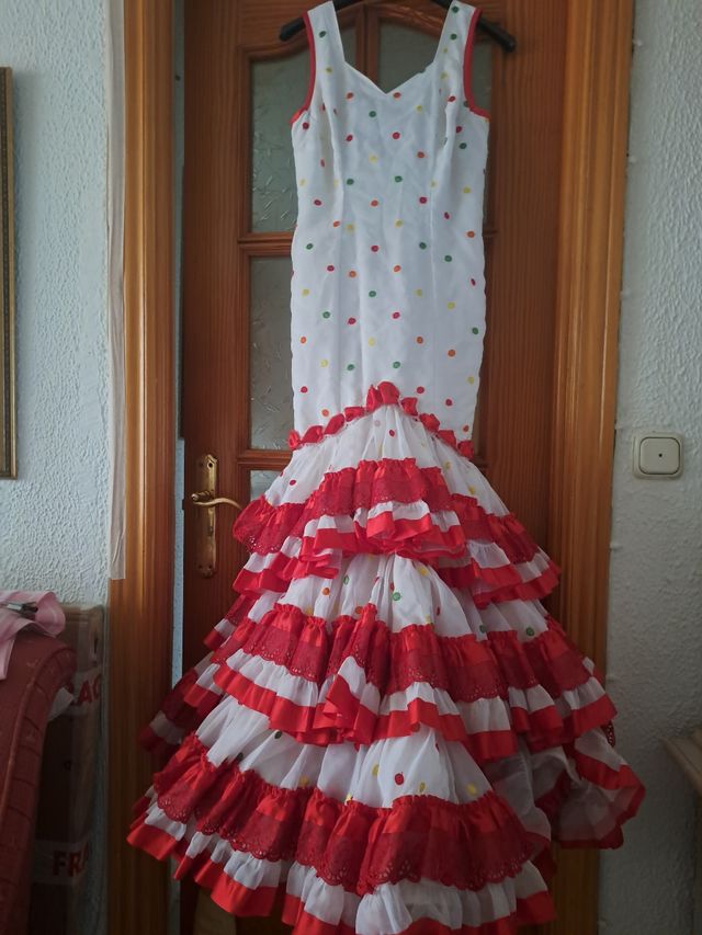 Traje de flamenca precioso  exclusivo bordado