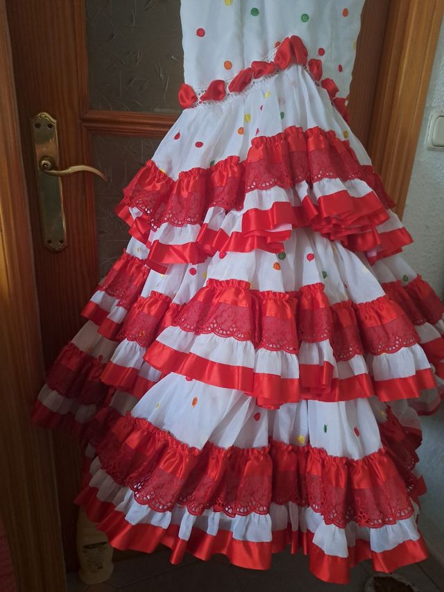 Traje de flamenca precioso  exclusivo bordado