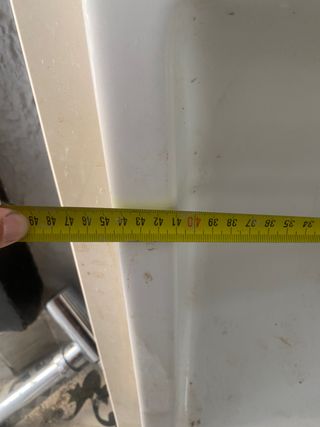 pileta con grifo y silestone