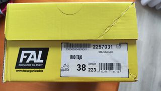 ZAPATOS DE SEGURIDAD NUEVOS N° 38