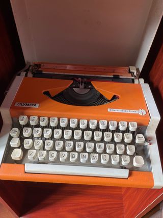 Maquina escribir antigua