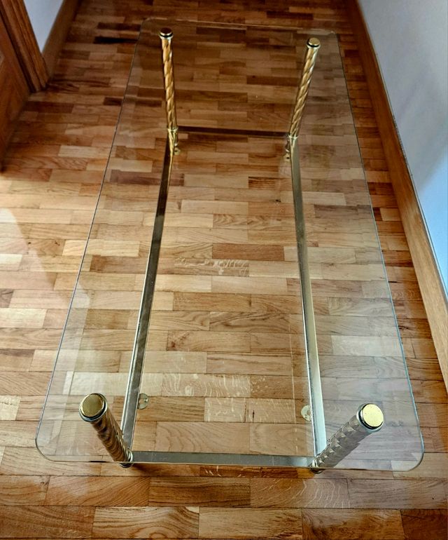 Mesita de salón de cristal.Ultimo día.