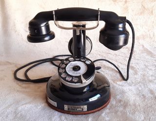 Teléfono antiguo