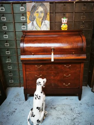 Cómoda secreter. Antigua