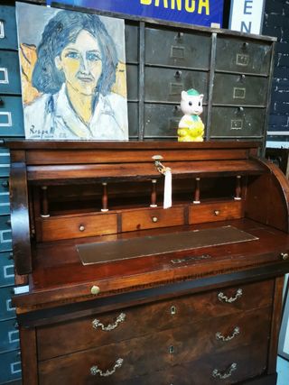 Cómoda secreter. Antigua