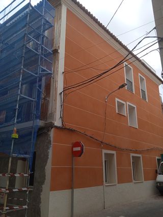 Se reparan pilares de holmigon