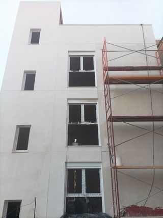 Se reparan pilares de holmigon