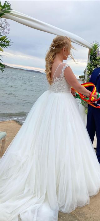 Elegante vestido de novia