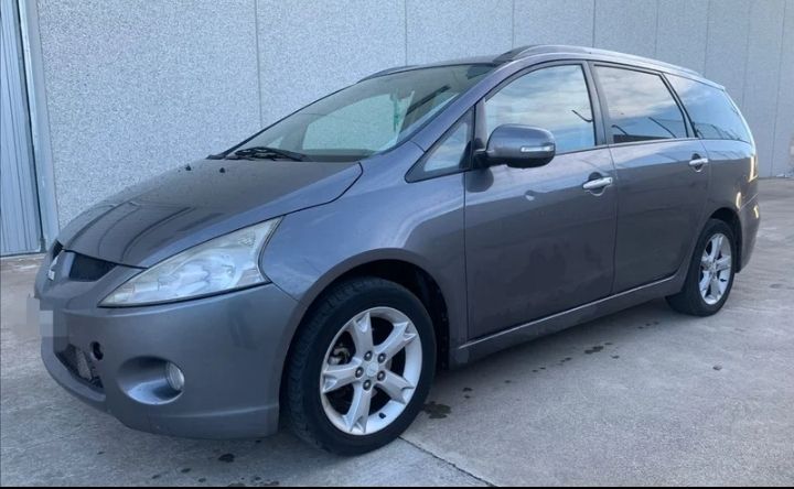 Mitsubishi Grandis 2010 - foto 1
