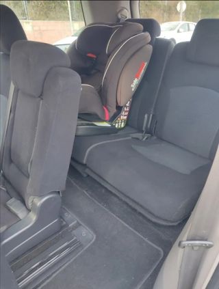 Mitsubishi Grandis 2010