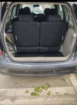 Mitsubishi Grandis 2010