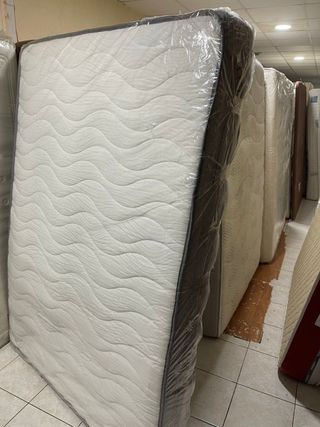 **CAMAS SEMINUEVAS **