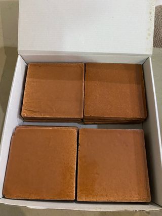 Caja de azulejos 10x10 manual color tierra