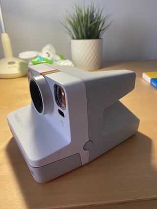 Camara instantanea polaroid now blanco
