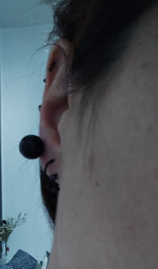 Pendientes de bola negros