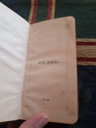Antiguo libro religioso de 1903