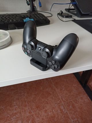 Estación carga para dos mandos PS4