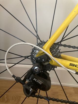 Bicicleta de carretera Scott (fibra de carbono)