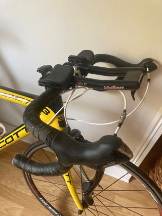 Bicicleta de carretera Scott (fibra de carbono)