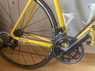 Bicicleta de carretera Scott (fibra de carbono)