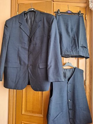 Traje de Americana, Chaleco y Pantalón de Hombre