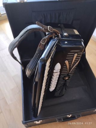 Acordeón de piano sonola r461, 120 bajos